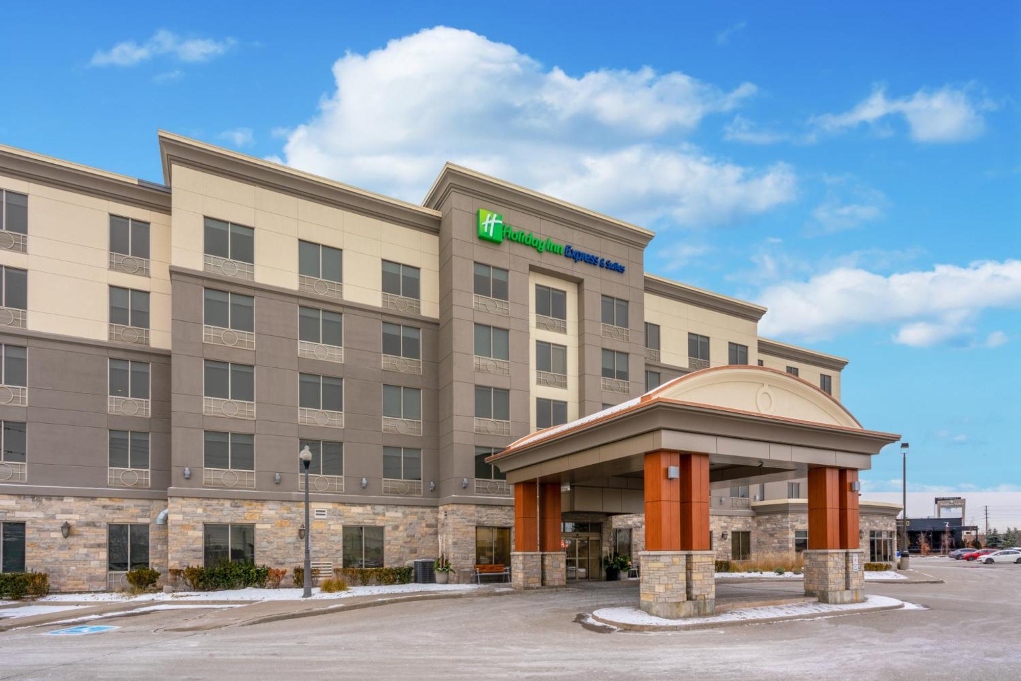 Holiday Inn Express & Suites Vaughan-Southwest By Ihg Exterior photo