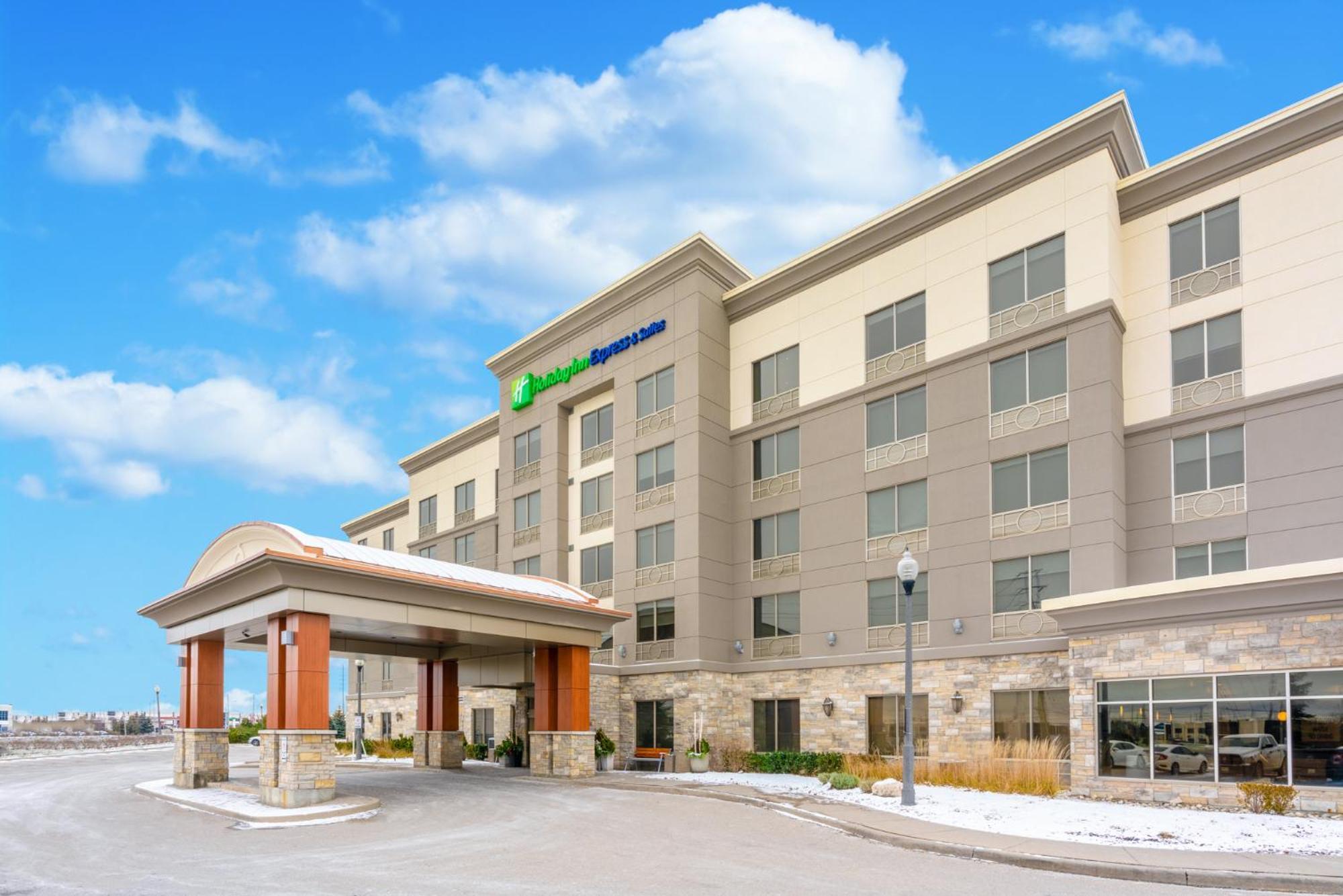 Holiday Inn Express & Suites Vaughan-Southwest By Ihg Exterior photo