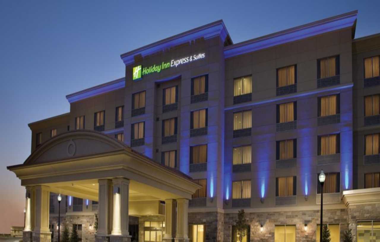 Holiday Inn Express & Suites Vaughan-Southwest By Ihg Exterior photo